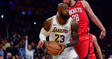 Estrelas dos Lakers e Rockets falam da arbitragem polémica no último jogo