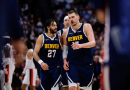 Nuggets selecionam dois jogadores para troca