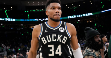 Giannis Antetokonmpo de malas feitas para nova equipa Giannis Antetokonmpo de malas feitas para nova equipa