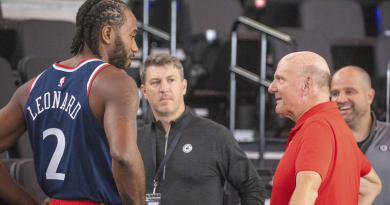 Alerta: Kawhi proibido de jogar em Toronto Alerta: Kawhi proibido de jogar em Toronto
